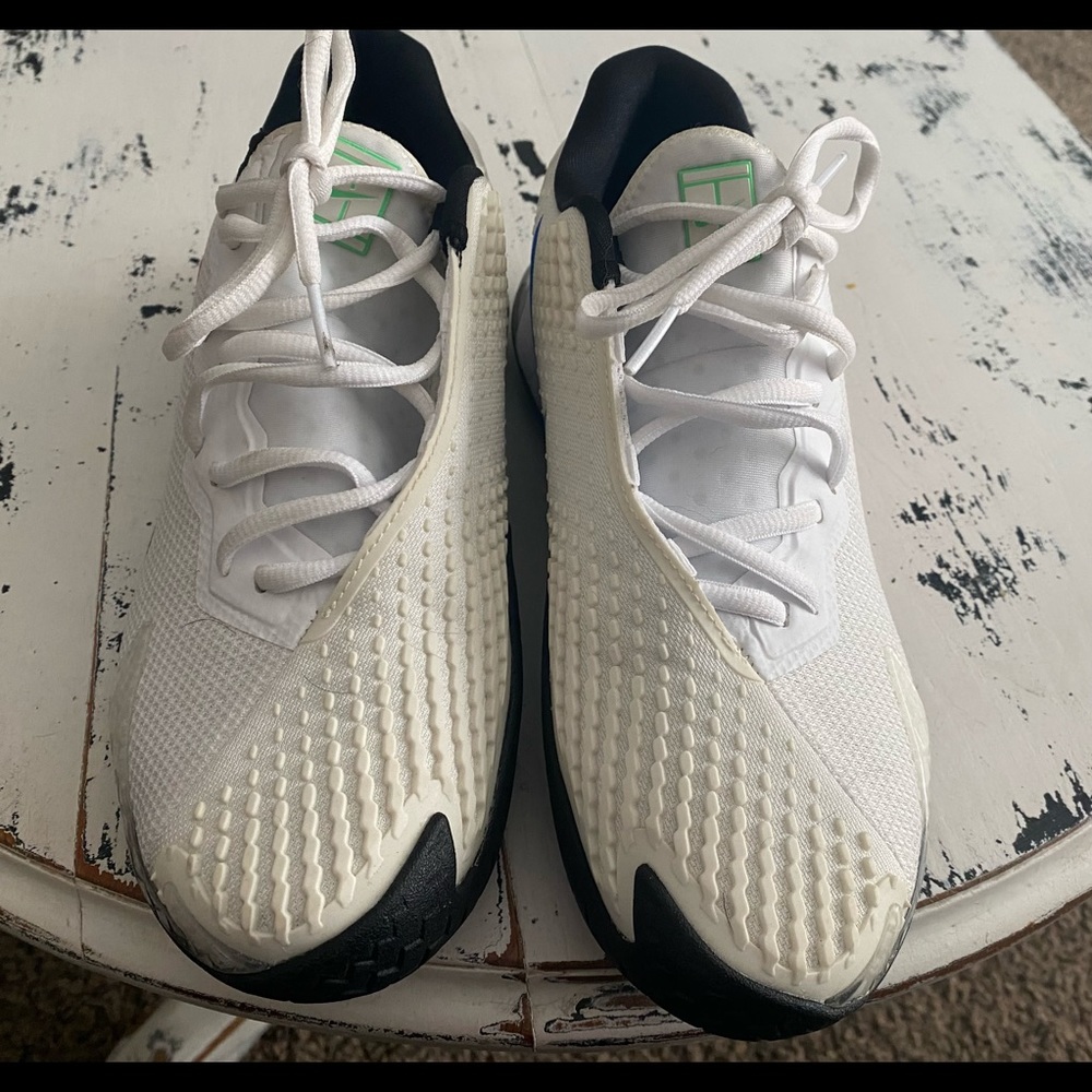 Women’s Nike Women Court Air Zoom Vapor Cage, size 8 - Picture 2 of 5